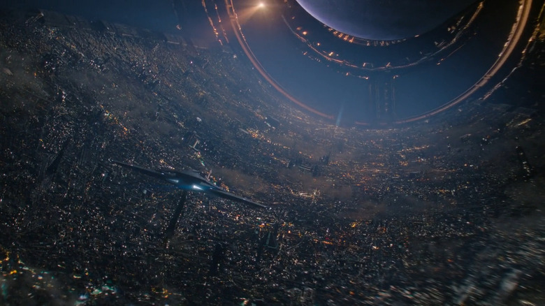 A shot of the huge space station Clarion in Foundation