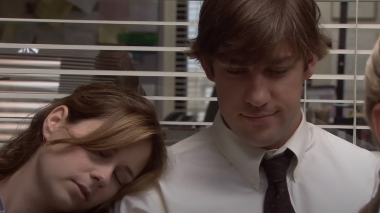 Pam leaning her head on Jim's shoulder on The Office