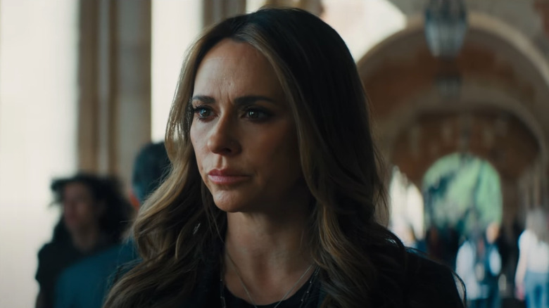 Jennifer Love Hewitt as Julie James looking solemn in I Know What You Did Last Summer