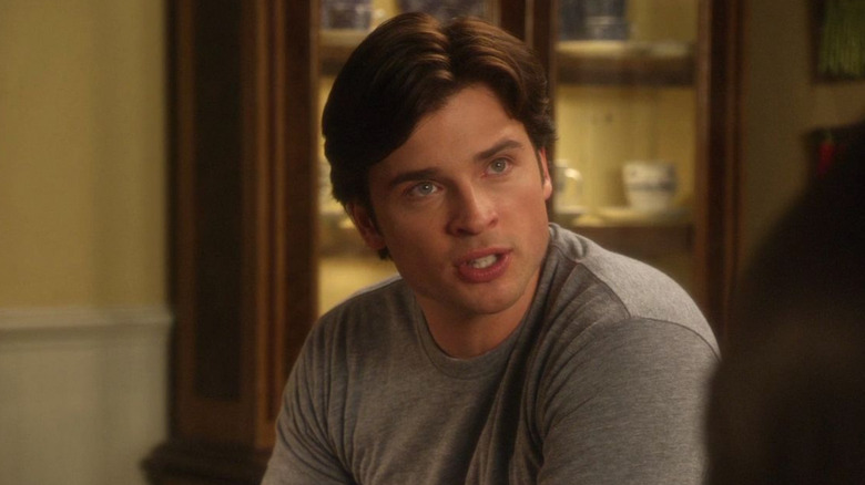 Clark Kent (Tom Welling) speaking in Smallville