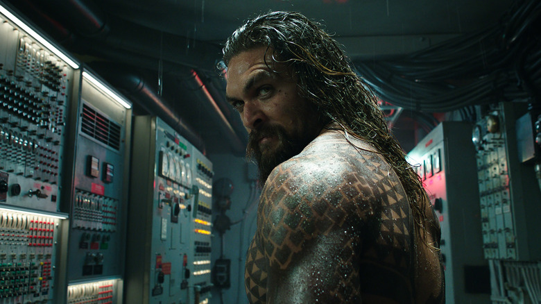 Jason Momoa as Aquaman smirking in Aquaman