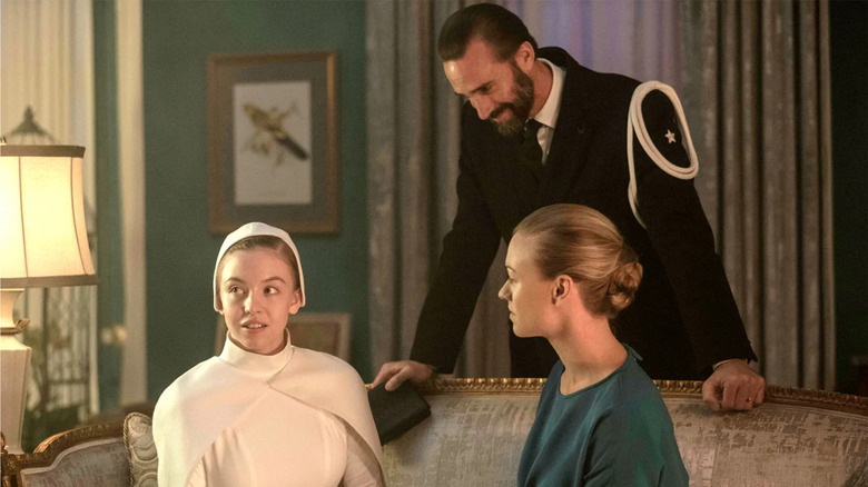 The Handmaid's Tale, Eden, Serena on the couch, Fred standing over them