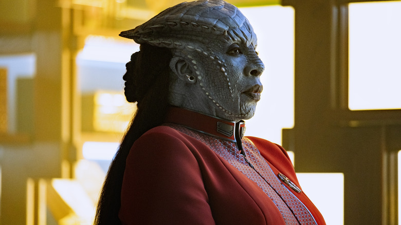 Lura Thok in uniform on Star Trek: Starfleet Academy