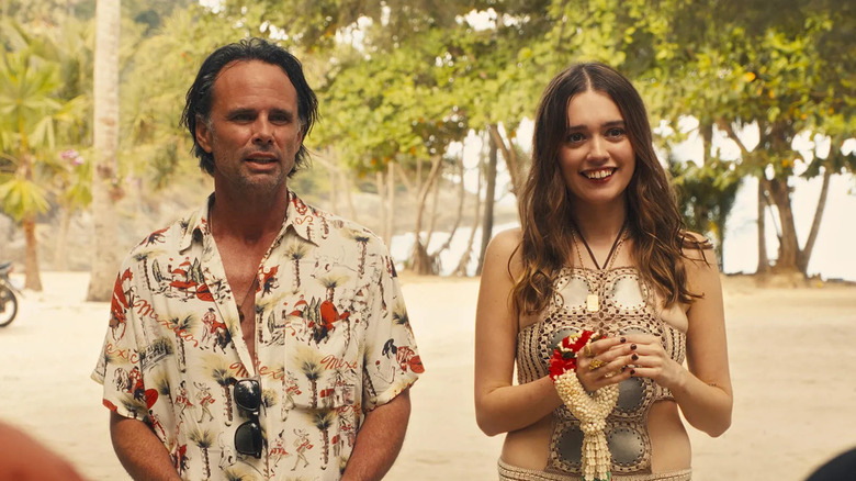 Rick and Chelsea on the beach in The White Lotus season 3