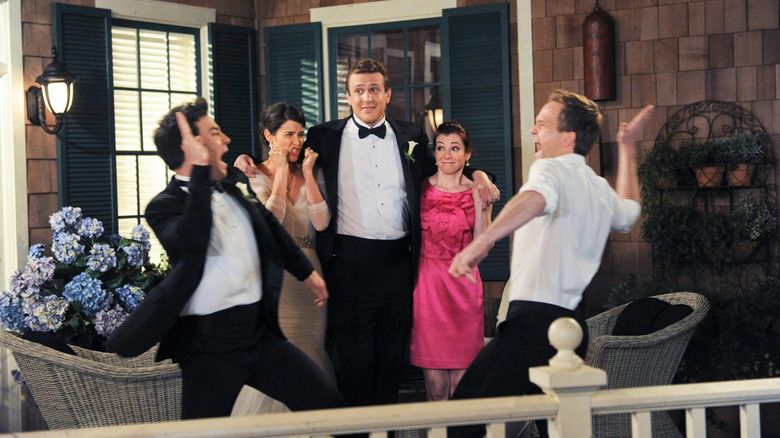 How I Met Your Mother cast celebrating
