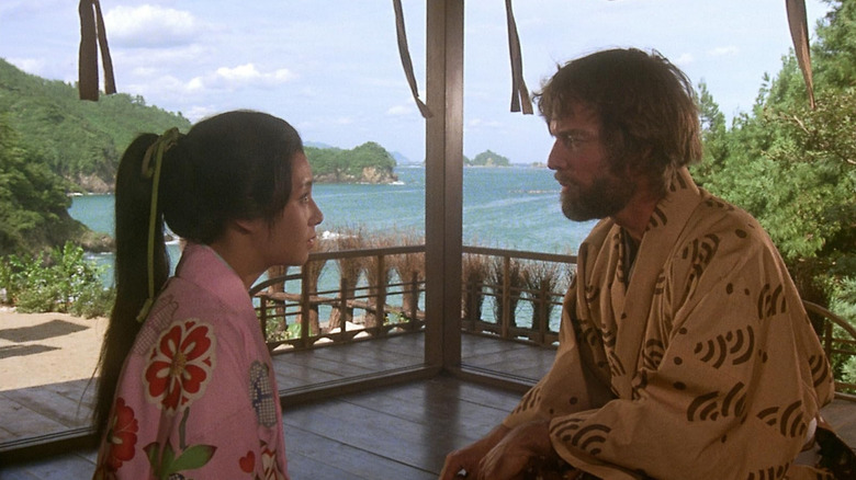 Shogun (1980), Mariko and Blackthorne sharing a tender moment in the shade